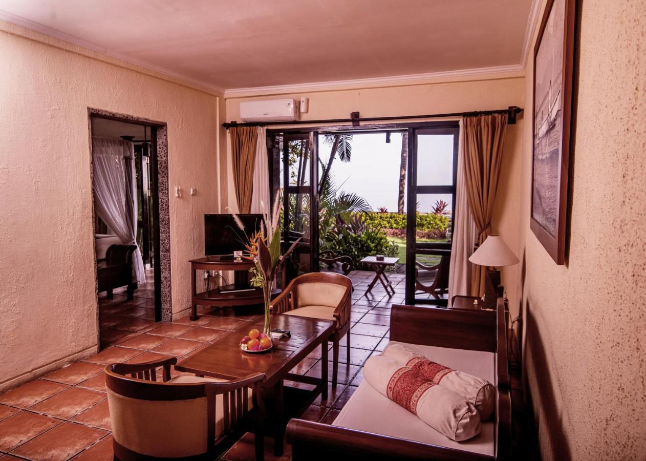 Nugraha Lovina Seaview Resort & Spa Екстериор снимка