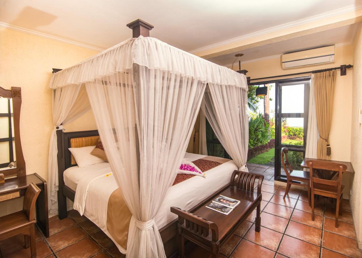 Nugraha Lovina Seaview Resort & Spa Екстериор снимка
