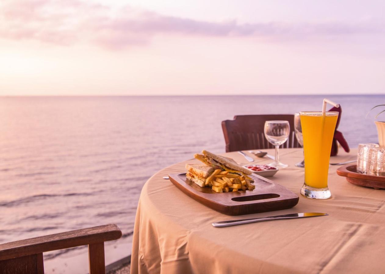 Nugraha Lovina Seaview Resort & Spa Екстериор снимка