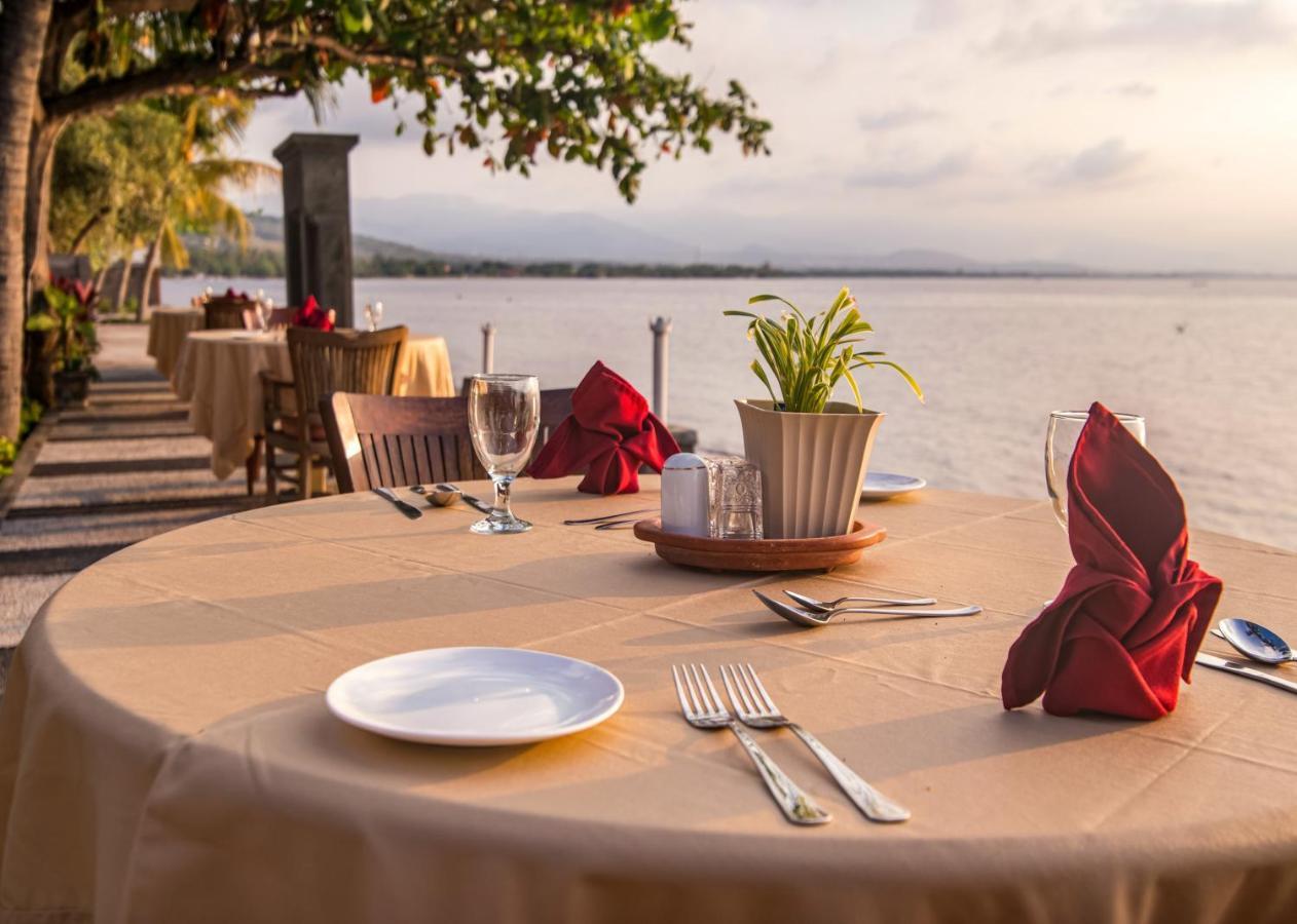 Nugraha Lovina Seaview Resort & Spa Екстериор снимка