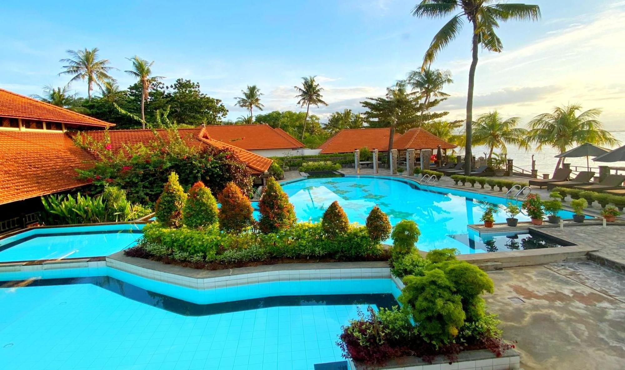 Nugraha Lovina Seaview Resort & Spa Екстериор снимка